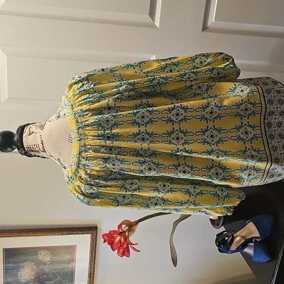 Crown and IVY VIbrant Yellow Blouse with Blue Patterns - Picture 5 of 11